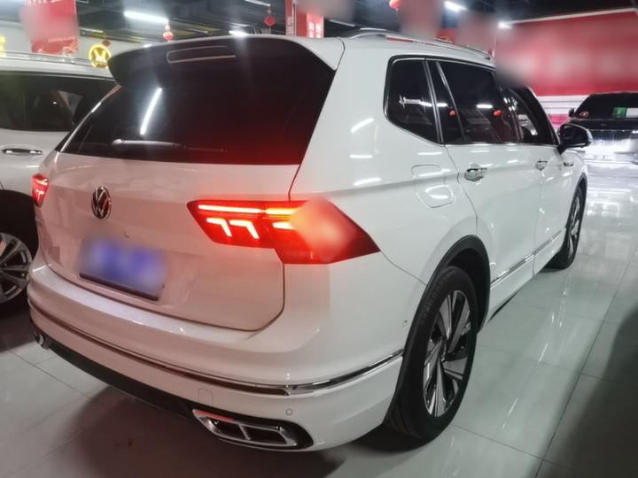 Tiguan L 2023 Facelift 330TSI AT RWD R-Line photo 4