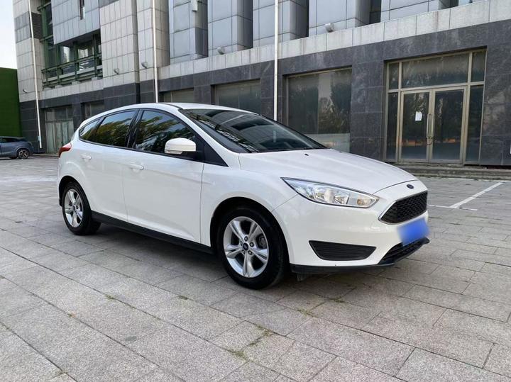 Focus 2018 Hatchback Classic 1.6L AT Comfort photo 3