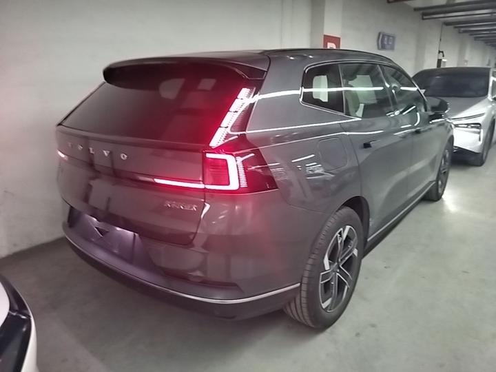 XC70 Hybrid 2026 RWD Long Range Core photo 6