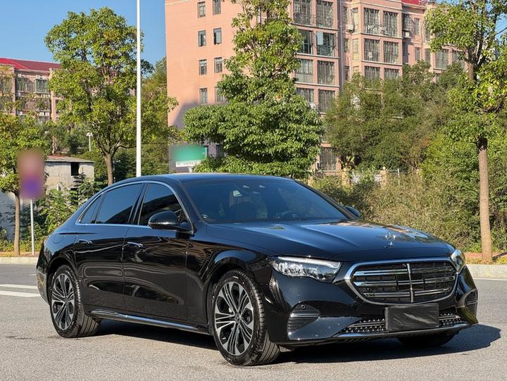 E-Class 2026 E 300 L Luxury photo 2