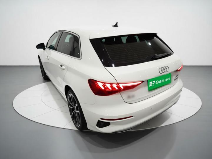 A3 2023 Sportback 35 TFSI Luxury photo 4