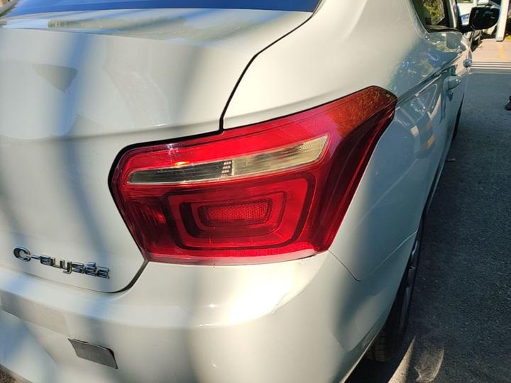 2018 1.6L MT Fashion photo 7