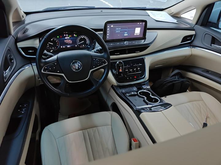 GL8 2023 Facelift Luxury photo 5