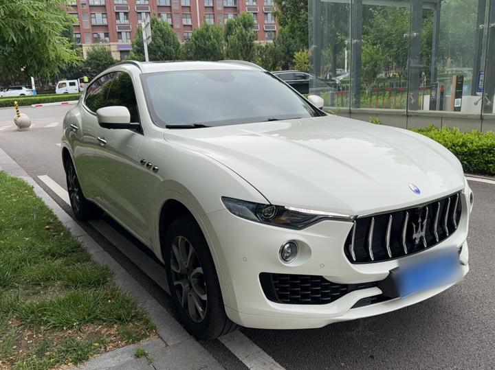 Levante 2016 3.0T Standard photo 4