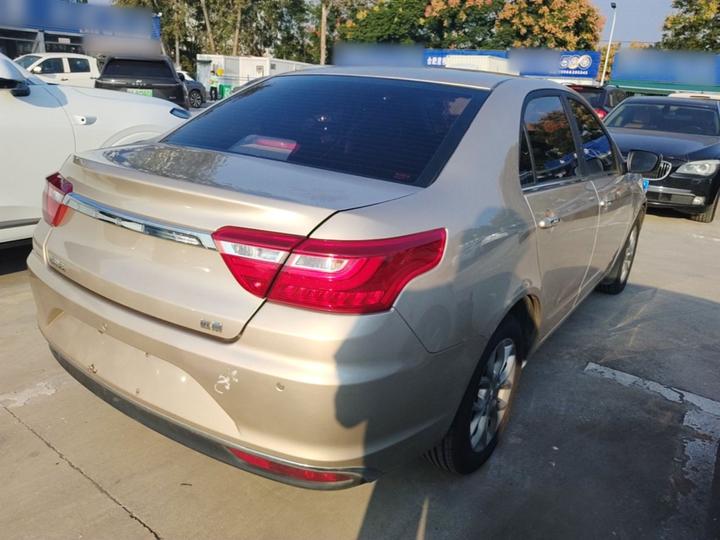 Vision 2018 1.5L AT photo 4