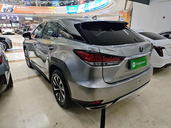 RX 2020 Facelift 300 RWD Elite photo 4