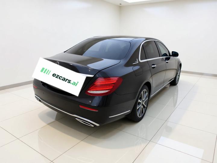 E-Class 2018 Facelift E 300 L Luxury photo 4