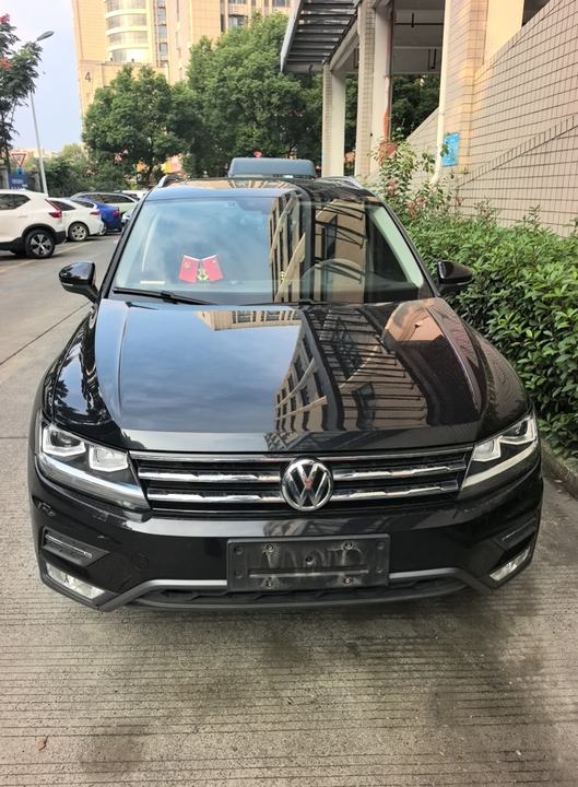 Tiguan L 2018 330TSI AT RWD Luxury photo 4