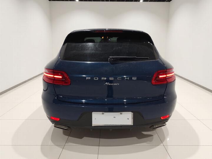 2017 Macan 2.0T photo 5