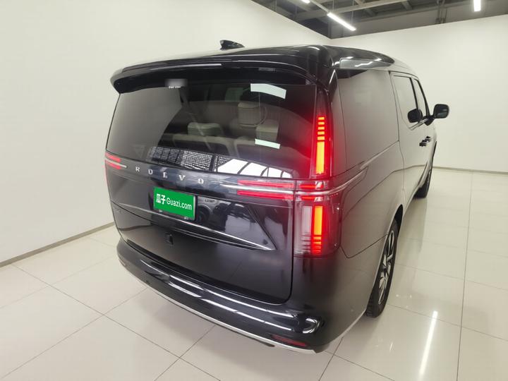 EM90 2025 Ultra 6-Seater photo 6