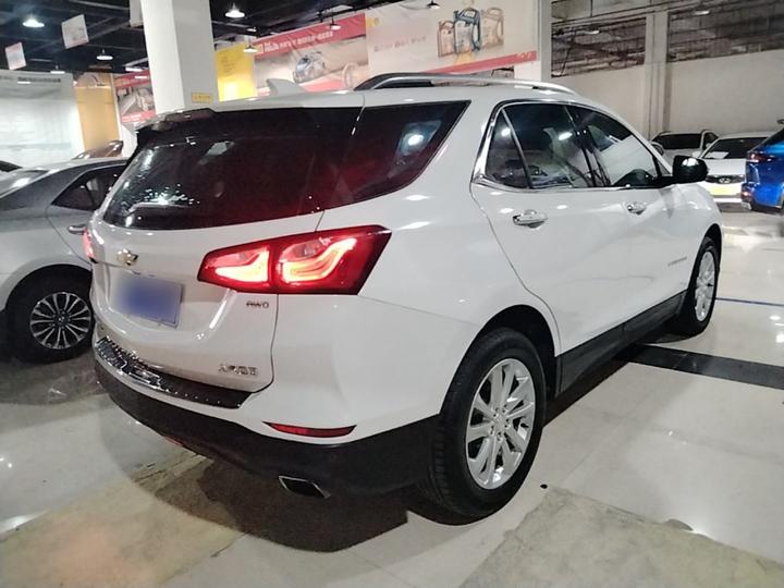 2018 550T AT AWD photo 4