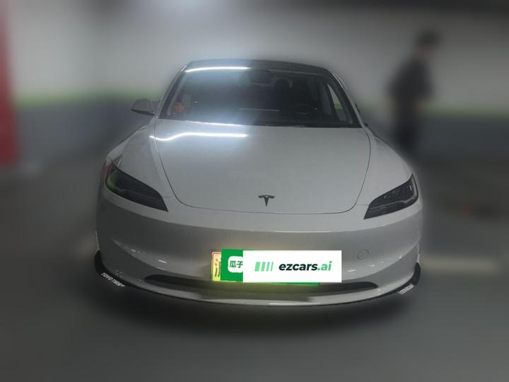 Model 3 2023 RWD photo 2