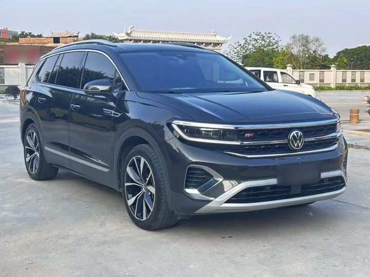 2024 530TSI AWD Flagship Pro 7-Seater photo 3