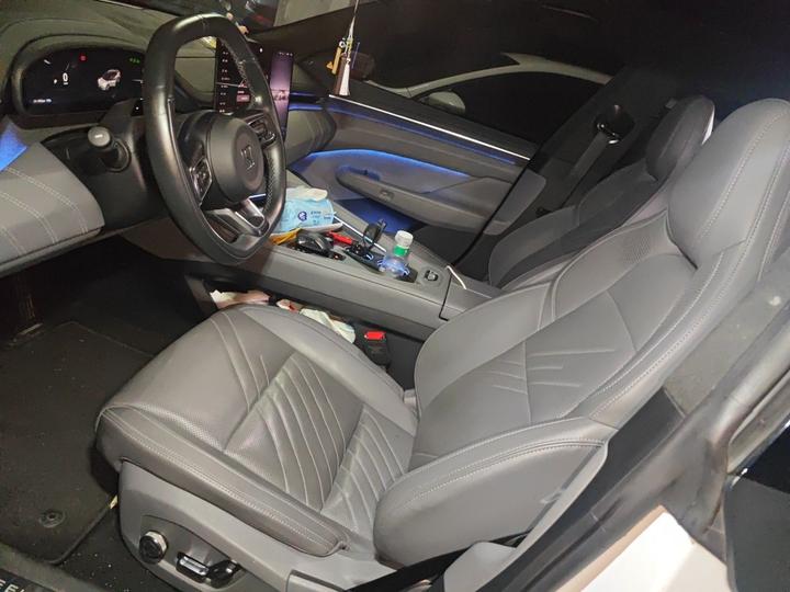 001 2024 WE 95kWh AWD photo 7