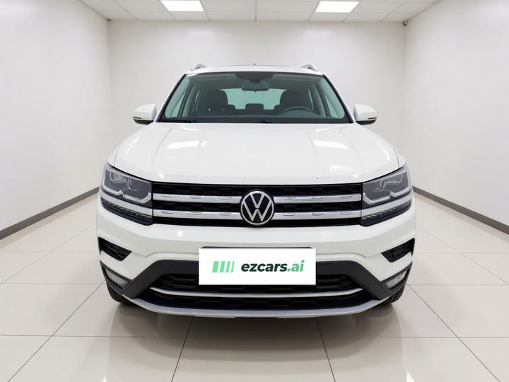 Tharu 2022 330TSI AWD Luxury photo 2
