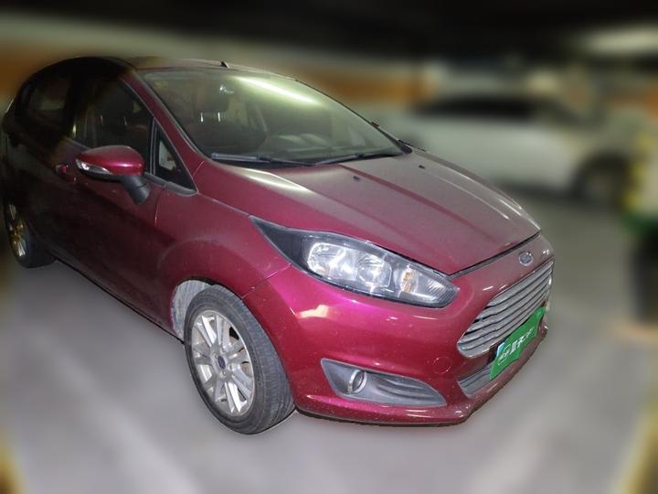 2013 Hatchback 1.5L AT Fashion photo 3