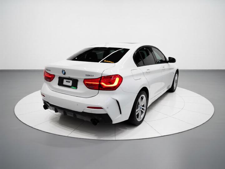 1 Series 2021 120i M Sport photo 4