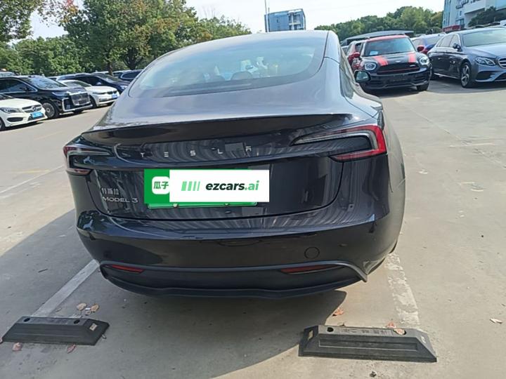 Model 3 2023 RWD photo 3