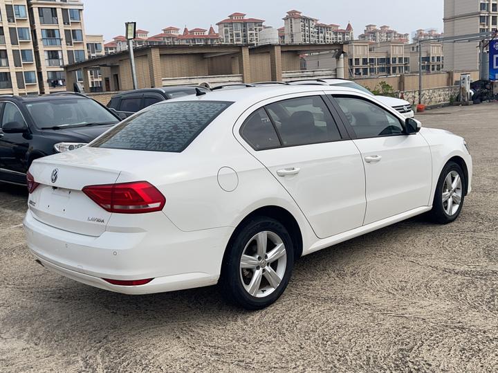 Lavida 2017 1.6L AT photo 4