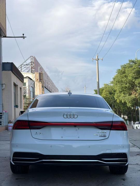 A7L 2024 45TFSI quattro S-line photo 2