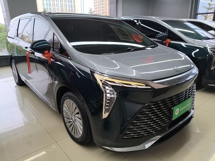 2023 2.0T 4-Seater photo 3