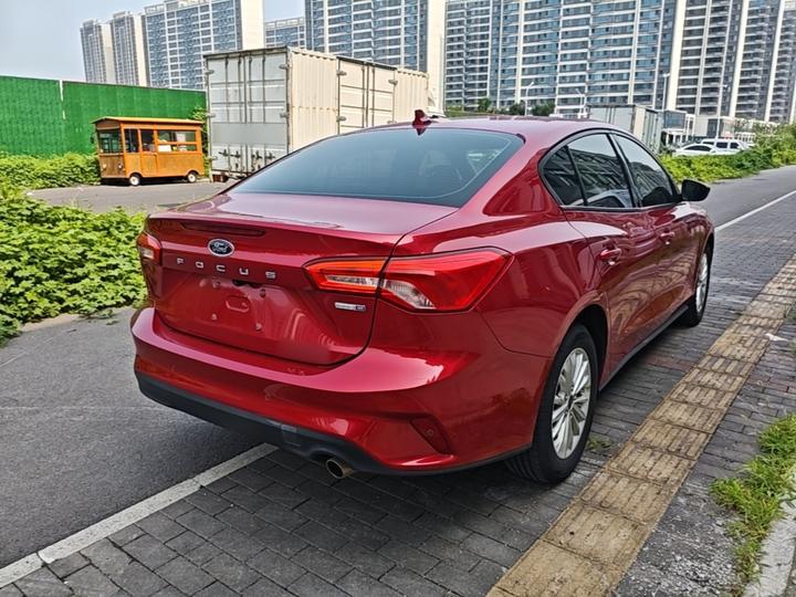Focus 2019 Sedan EcoBoost 180 AT photo 4