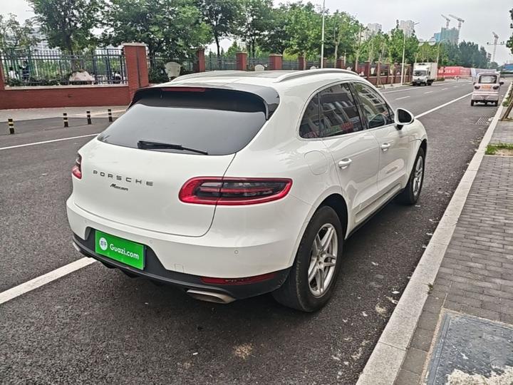 2016 Macan 2.0T photo 4