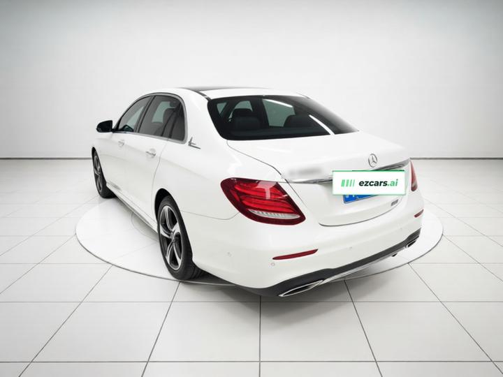 E-Class 2018 E 300 L Sport Luxury photo 4