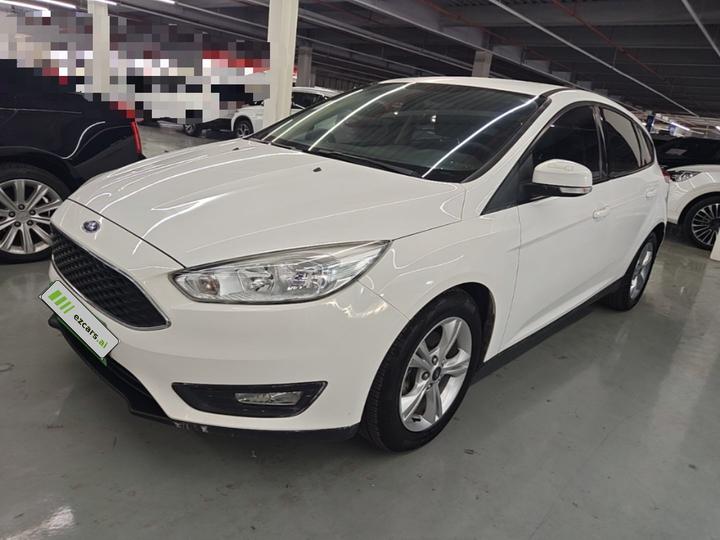 Focus 2015 Hatchback 1.6L AT Comfort