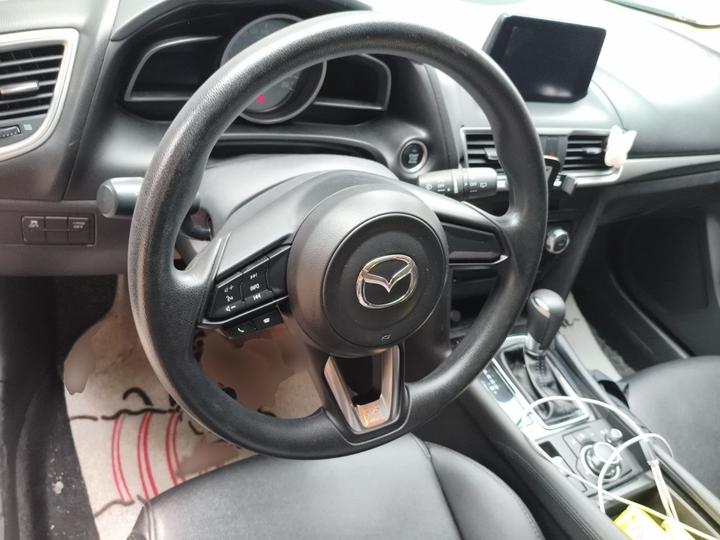 3 Axela 2017 Hatchback 1.5L AT Luxury China V photo 3