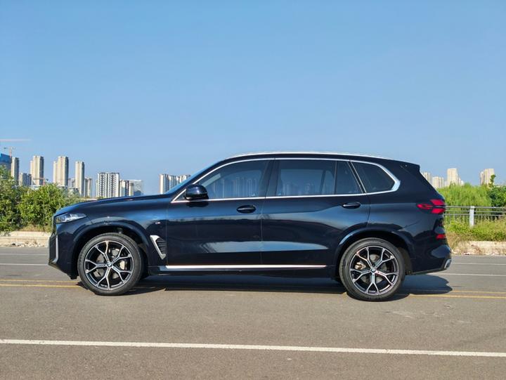 X5 2023 xDrive 30Li Exclusive M Sport Package photo 4