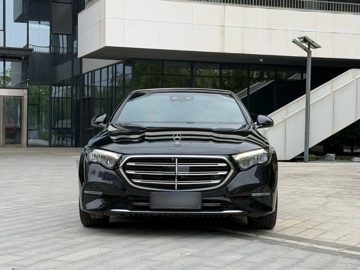 E-Class 2026 Facelift E 300 L Luxury Sport photo 2