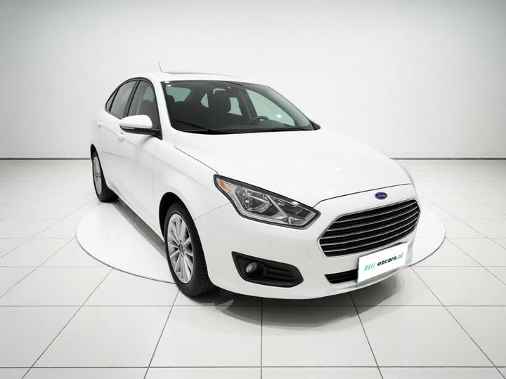 Escort 2015 1.5L AT Comfort photo 3