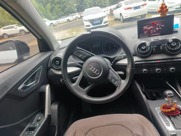 Q2L 2020 35 TFSI Progressive Dynamic photo 3