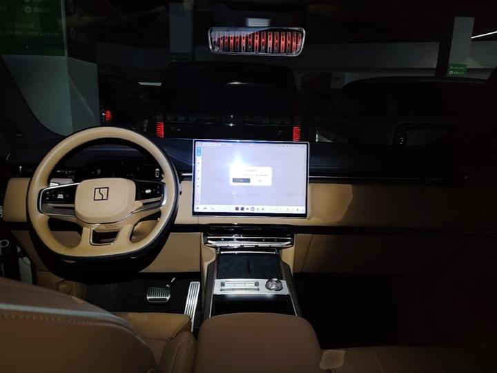 9X 2025 Ultra 70kWh 6-Seater photo 5