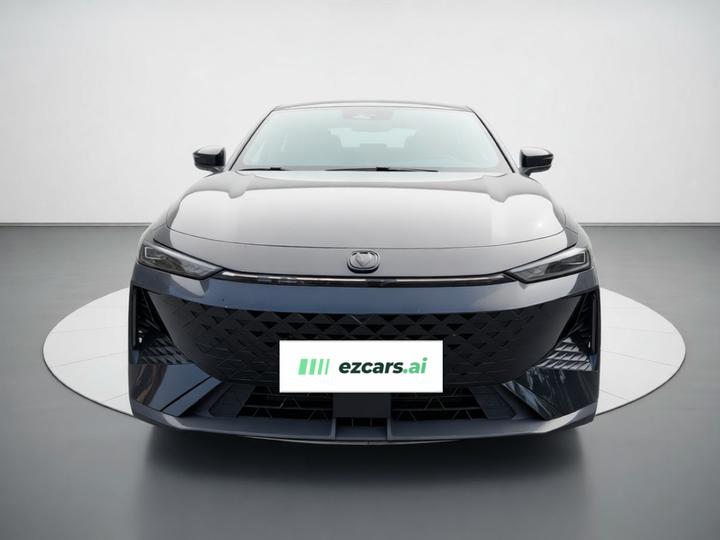 UNI-V 2024 1.5T Premium photo 2