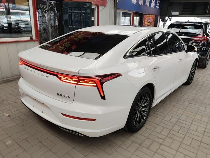 Bestune B70 2022 3rd Gen 1.5T AT Exclusive photo 6