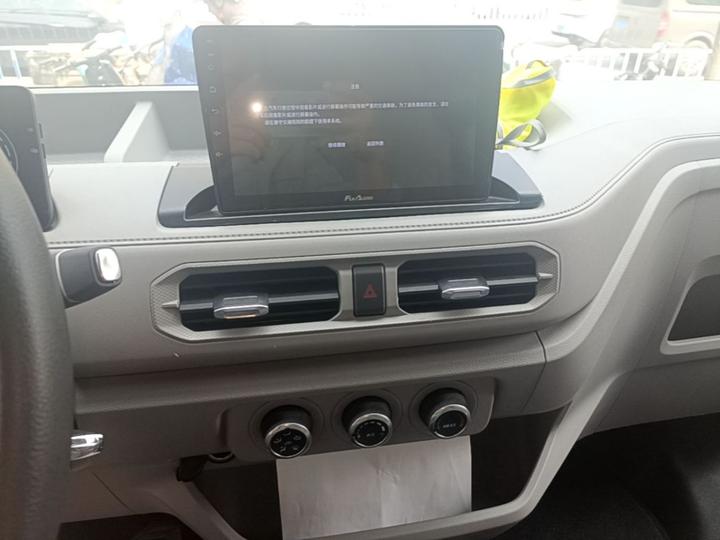 E 2025 53.58kwh Medium Wheelbase photo 8