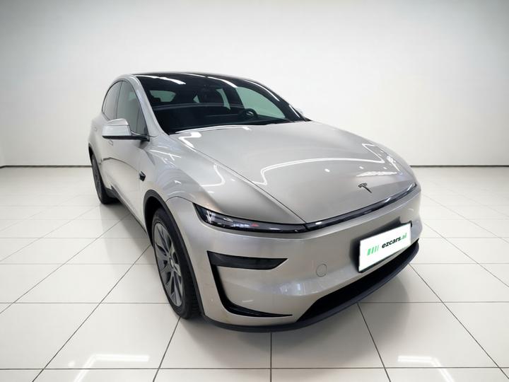 Model Y L 2025 Long Range AWD photo 3