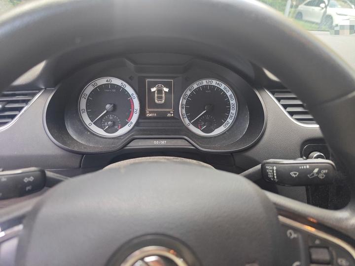 Octavia 2019 1.5L AT Luxury photo 4