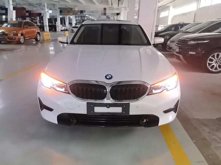 3 Series 2020 320i Sport Package photo 2
