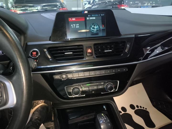 1 Series 2018 Facelift 118i Sport photo 8