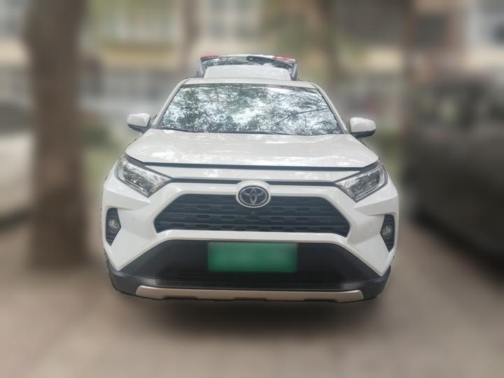 RAV4 2022 2.0L CVT RWD Plus photo 2
