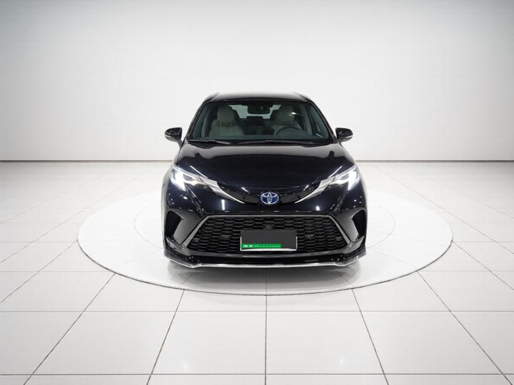 Granvia 2023 2.5L Hybrid Premium PLUS photo 2