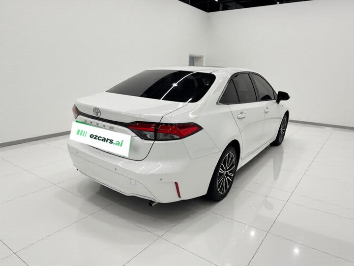2023 2.0L Luxury photo 5