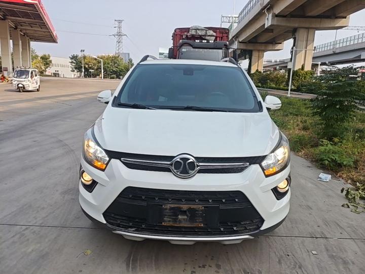 BAIC X25 2015 1.5L AT Elite photo 2