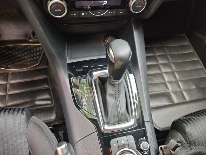 3 Axela 2014 Sedan 1.5L AT Luxury photo 6