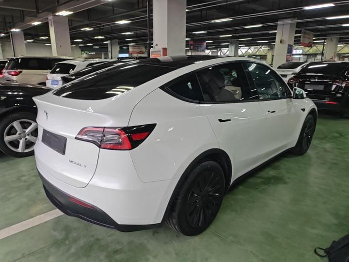 Model Y 2022 Facelift RWD photo 6