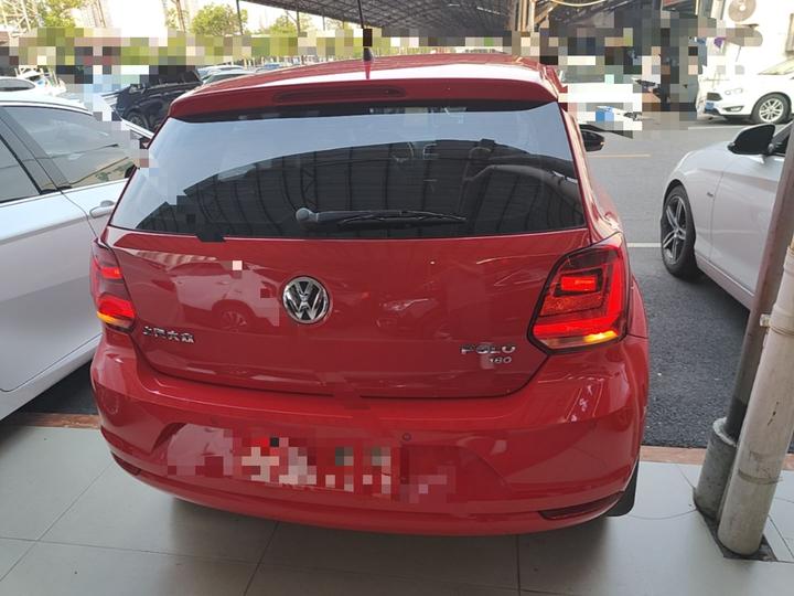 Polo 2016 1.6L AT Comfort photo 3