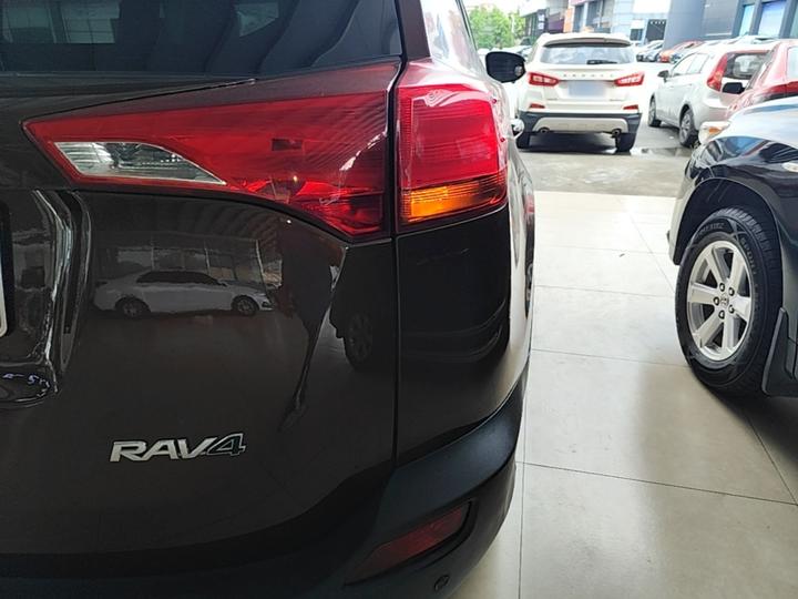RAV4 2015 2.0L CVT RWD photo 7